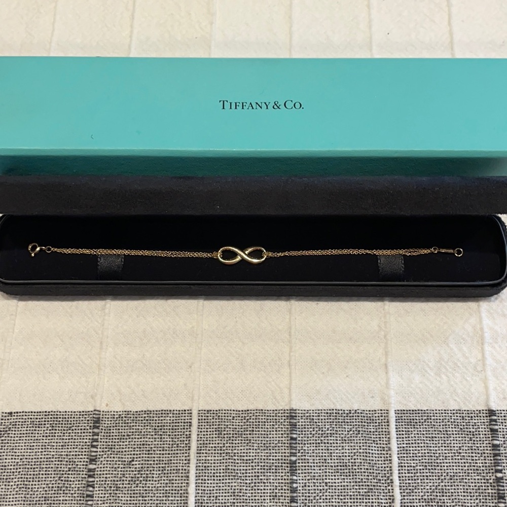 Authentic Tiffany & Co. Elsa Peretti Infinity 18K bracelet.